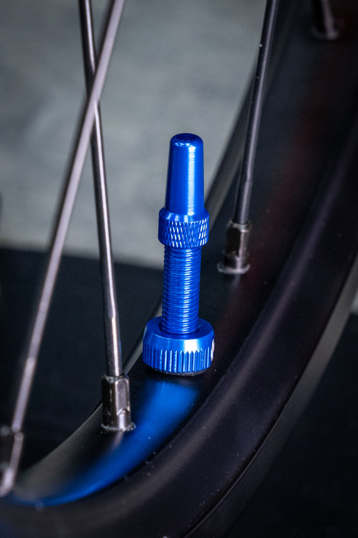 V2 Tubeless Valve Kit /blue