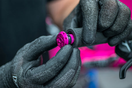 Stealth Tubeless Puncture Plugs red