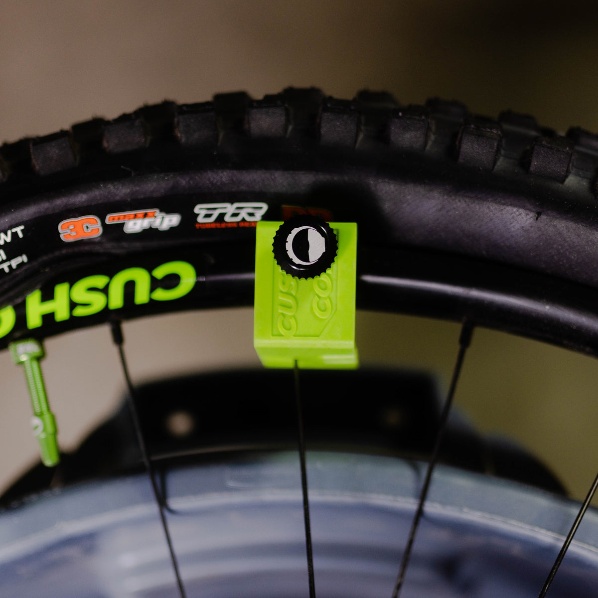 CushCore Bead Bro Montagehilfe